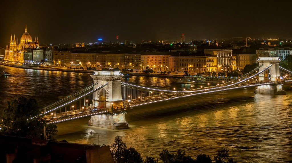 Puente céntrico en Budapest