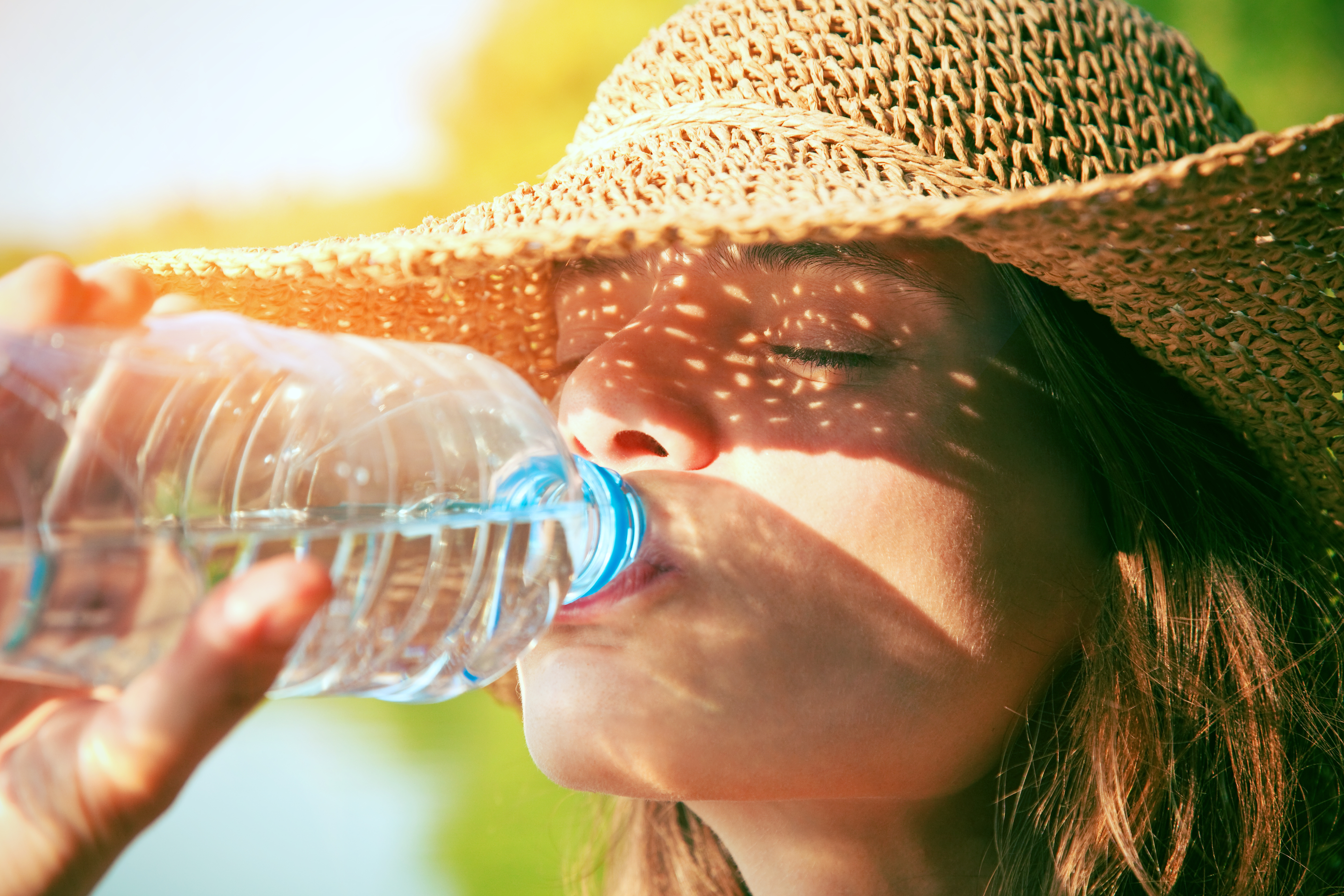 beber-agua-en-verano