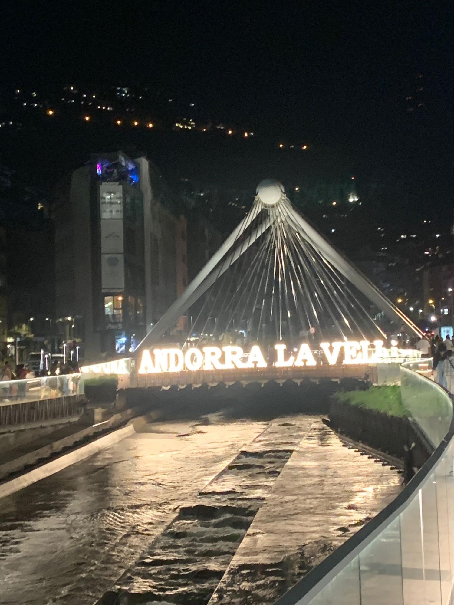 Andorra la Vella de noche 