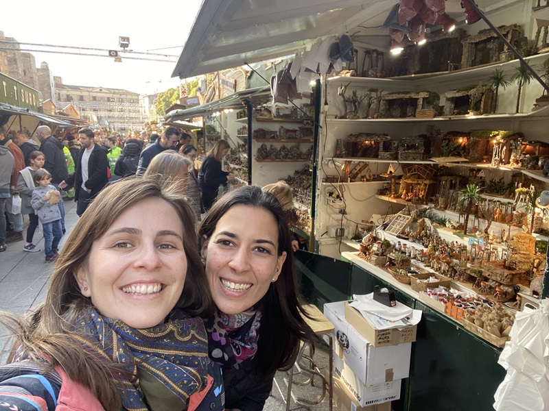 Nuestra compañera Eva en el mercado de Santa Llúcia en Barcelona 